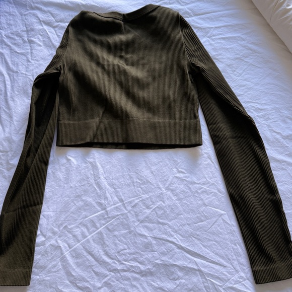 Garage Olive Ribbed V-Neck Crop Top - Picture 2 of 2